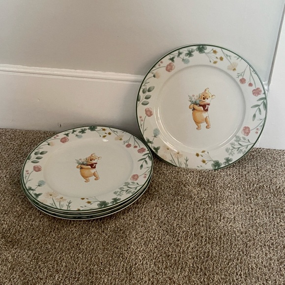 Disney Other - Winnie the Pooh Dinner plates - Set of 4
